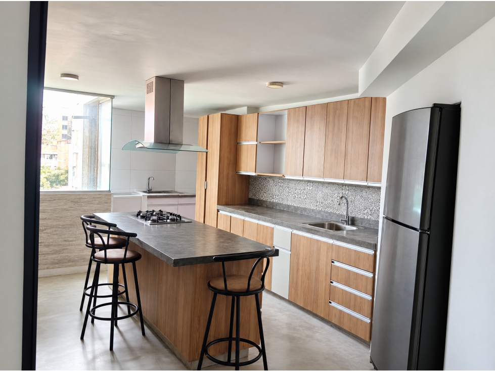 Vende Apartamento con parqueadero Conquistadores-Medellin