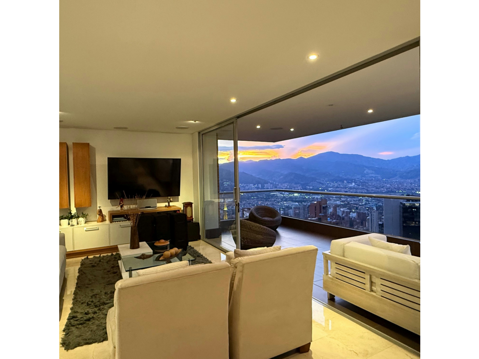 Vende Amplio Apartamento vista panoramica El Tesoro