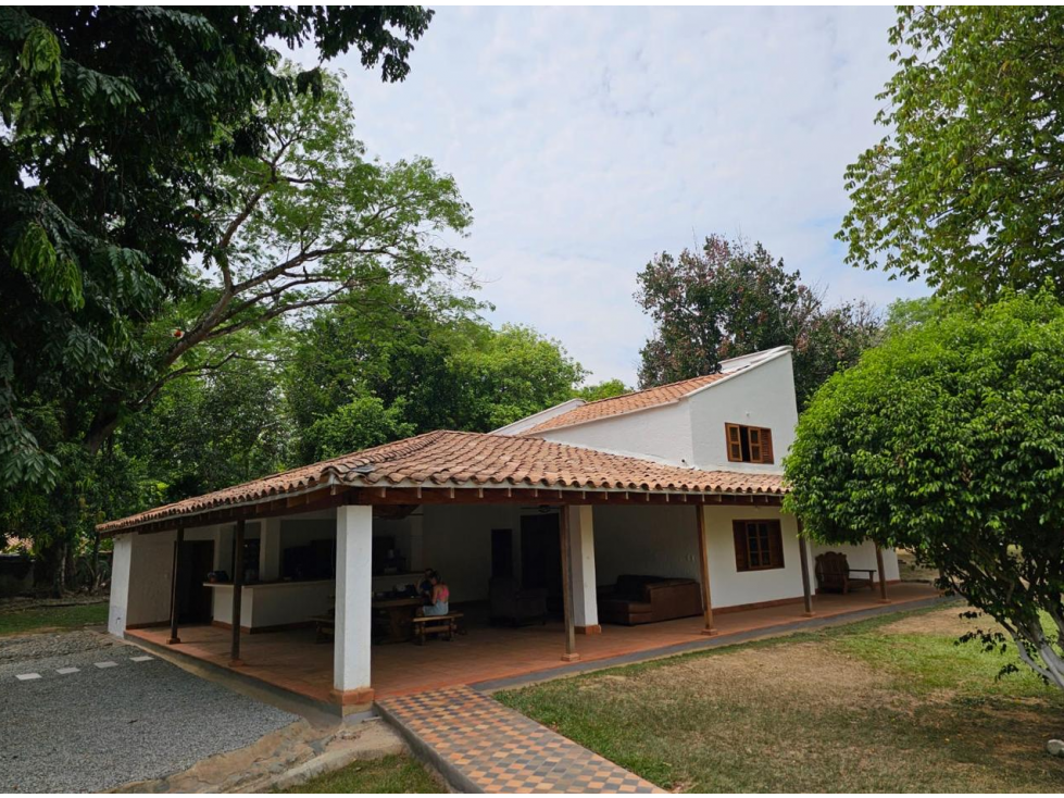 Vende-Permuta + dinero Casa Finca Santa fe de Antioquia