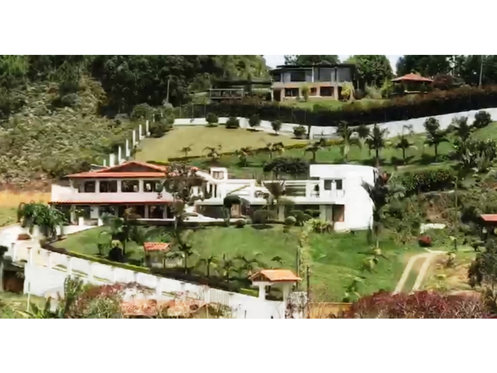 Casa finca en Guarne con acceso por la autopista a 3 minutos