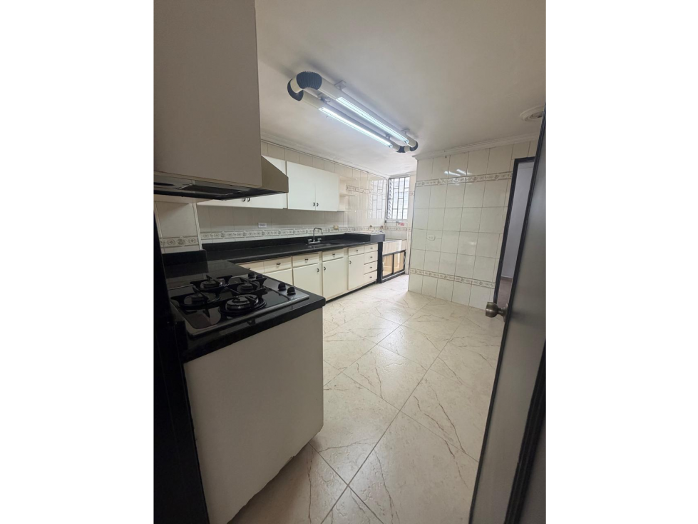 Vende Apartamento Segundo Piso-Parqueadero Laureles-Nogal — foto 6