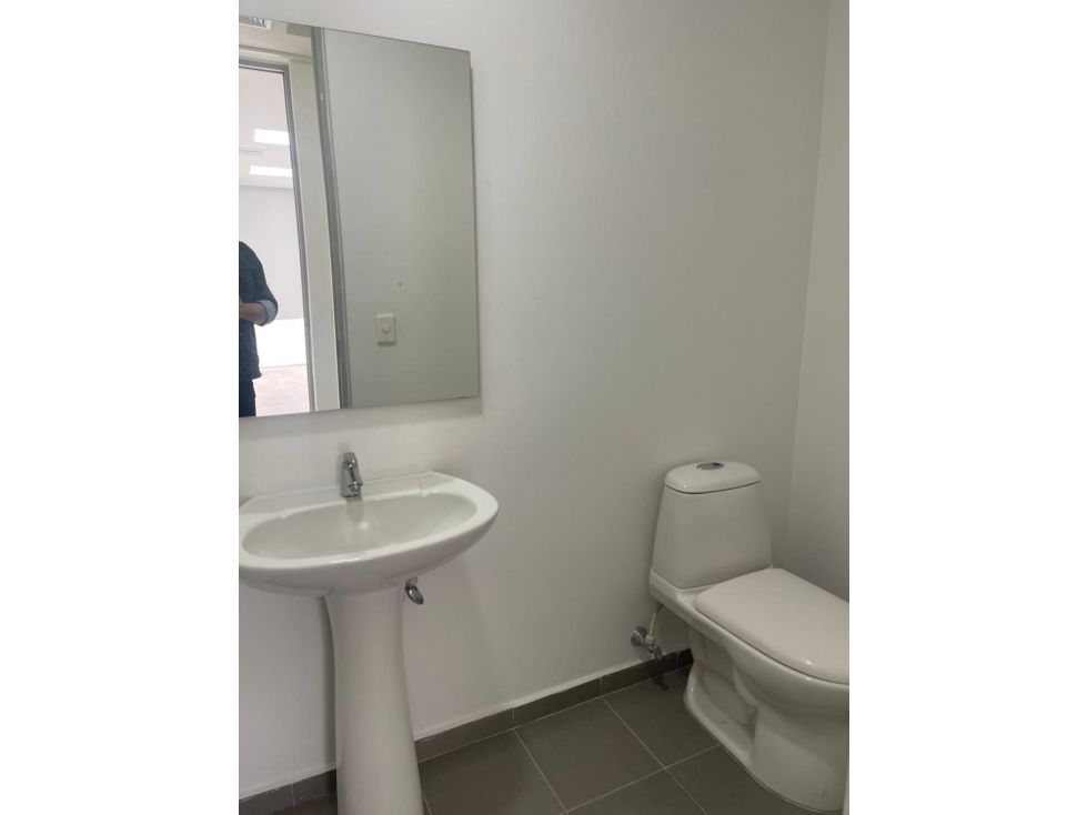 Vende Oficina Piso alto linda vista cerca Mayorca-Envigado — foto 3