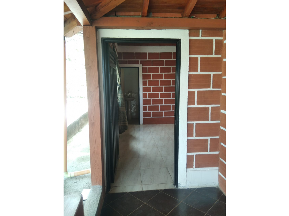 Vende Casa campestre con 3 viviendas- matricula 100%-Guarne — foto 5