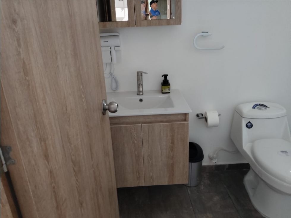Vende Aparta Loft- amoblado con permiso para rentas cortas- Laureles — foto 3