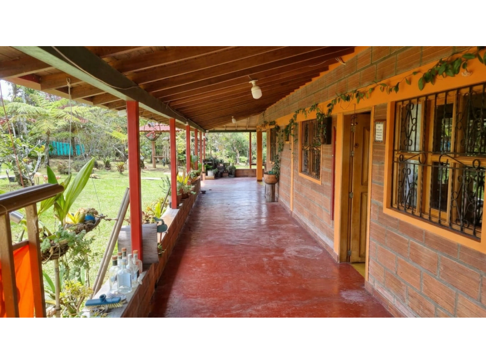 Vende Finca con amplia zona de parqueo-El Llano- Santa Elenea — foto 3