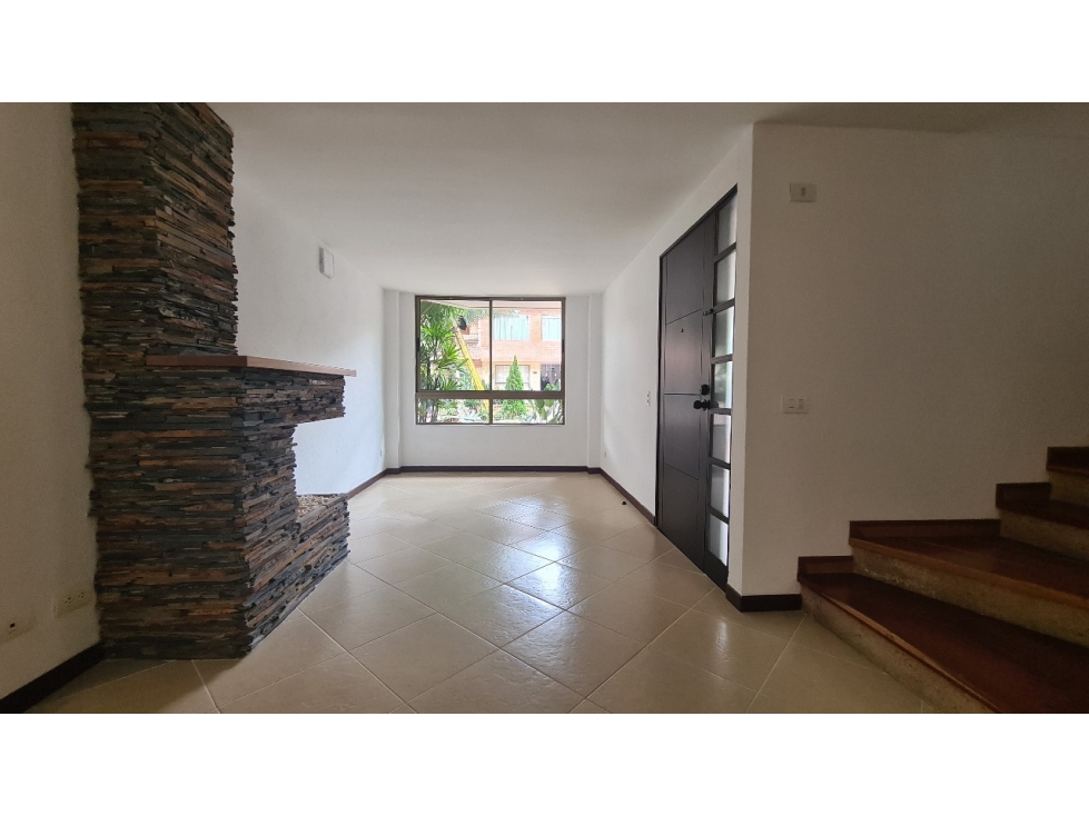 Vende casa 2 niveles + mansarda- suramerica-Itagui