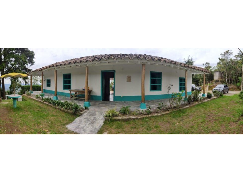 Arriendo Finca tradicional antioqueña - vereda la Quiebra Santa elena