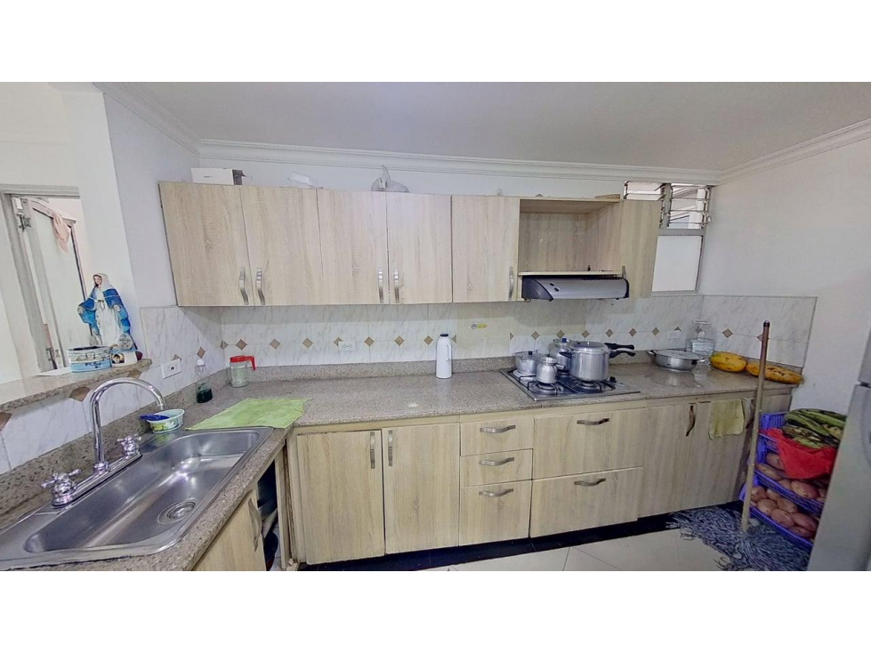 Venta apartamento segundo piso, 2 parqueaderos Laureles- Medellín — foto 3