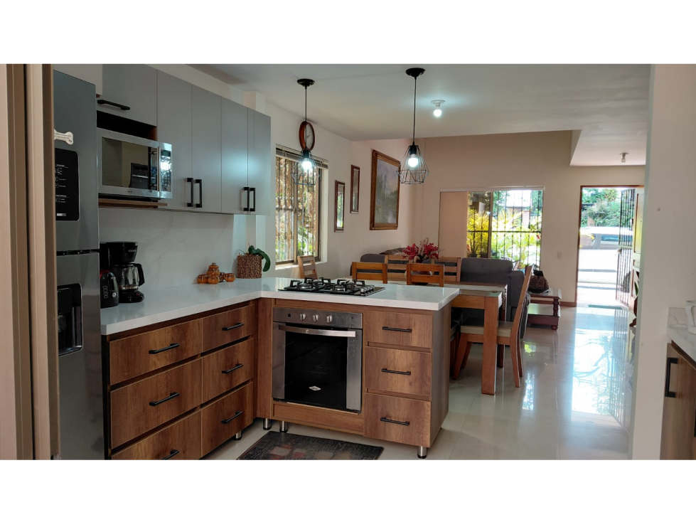 Vende casa esquinera Gualanday- Rionegro — foto 2