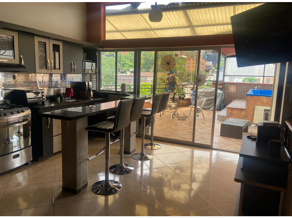 Edificio con 9 apartamentos para rentas de turismo Poblado - 1