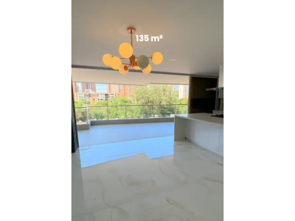Amplio apartamento -espectacular balcon Los colores-Medellin — foto 2