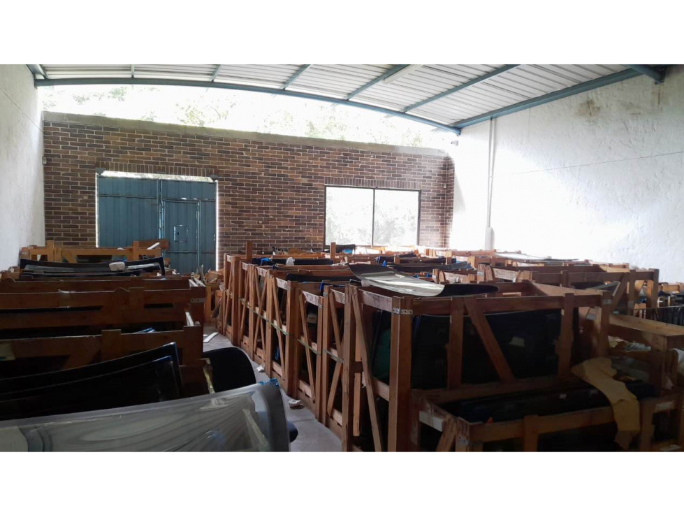 Bodega de tres niveles en Trinidad-Guayabal — foto 2