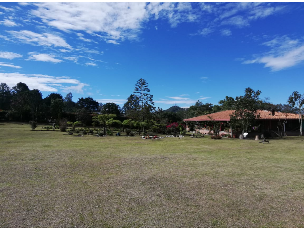 Vende Finca con amplia zona de parqueo-El Llano- Santa Elenea — foto 4