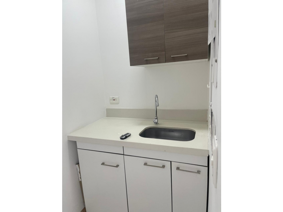 Vende Oficina Piso alto linda vista cerca Mayorca-Envigado — foto 5