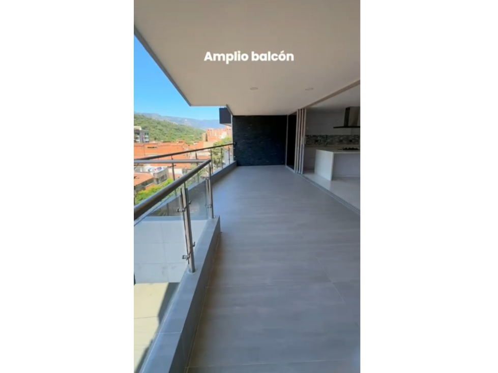 Amplio apartamento -espectacular balcon Los colores-Medellin