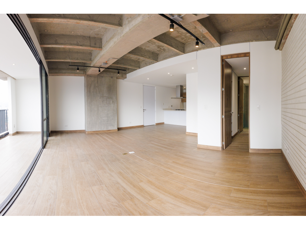 Venta-Apartamento Nuevo - Distrito Vera-piso allto-C. del rio — foto 3