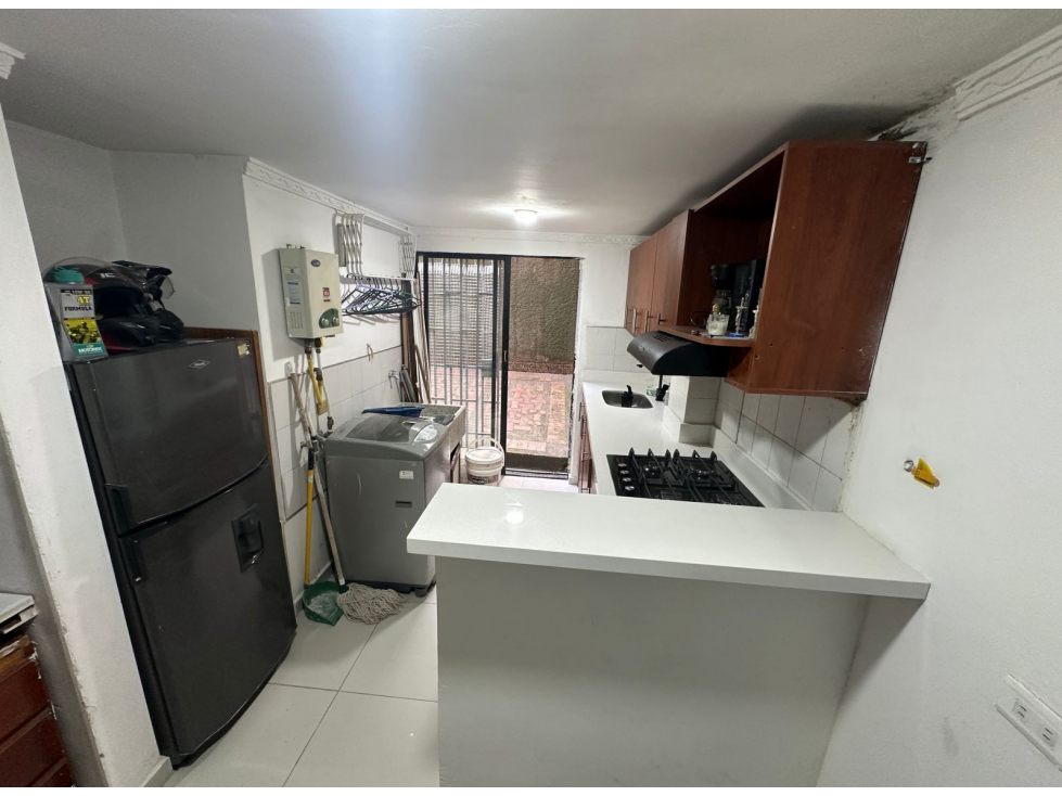 Apartamento primer piso con parqueadero-Almeria-Laureles — foto 4
