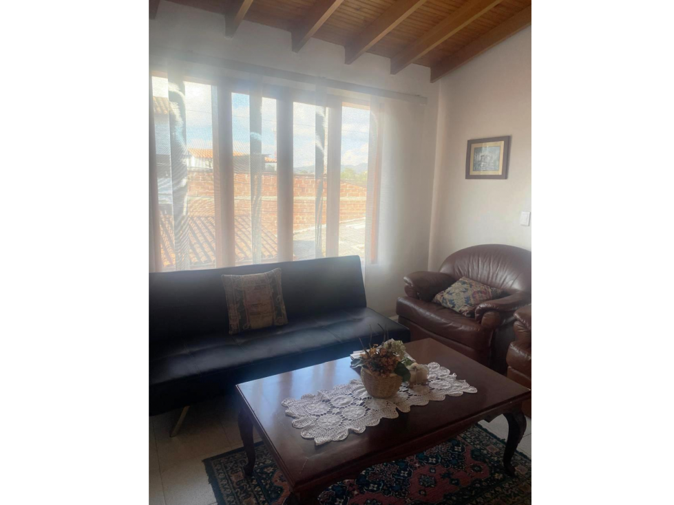 Vende Casa segundo piso. centro -El Retiro