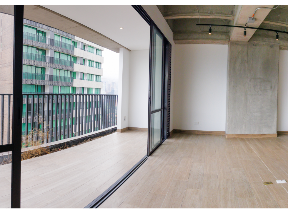 Venta-Apartamento Nuevo - Distrito Vera-piso allto-C. del rio