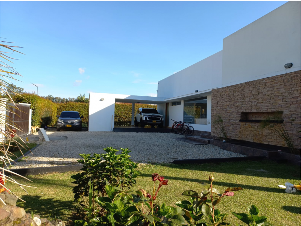 Vende casa Campestre con 2 jacuzzis Llano Grande- parcelacion