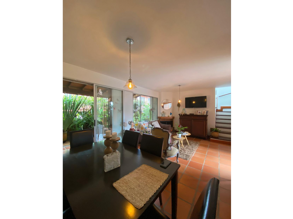 Casa con amplia terraza- Sector puro cuero El retiro