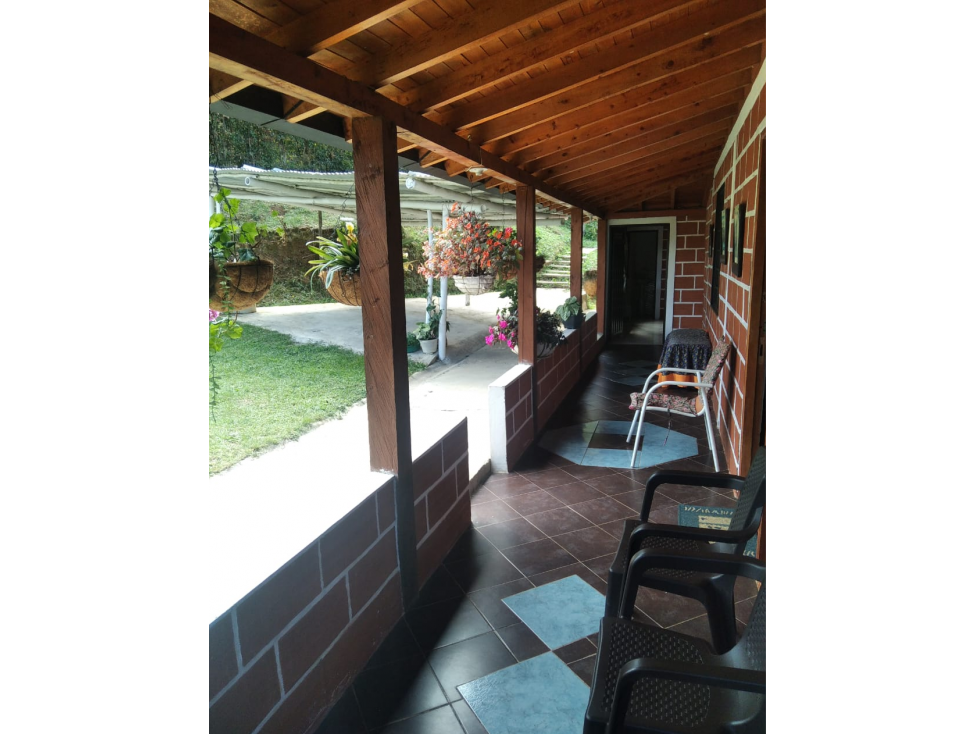 Vende Casa campestre con 3 viviendas- matricula 100%-Guarne — foto 2