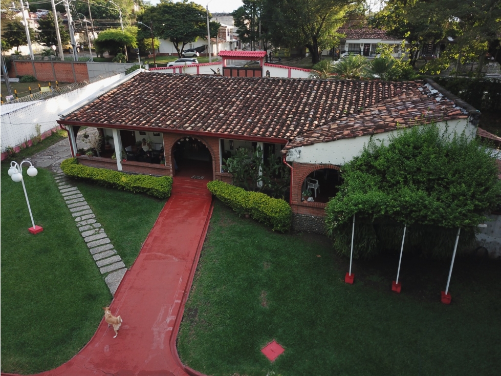 SE VENDE CASA DE CAMPO EN ZONA URBANA CARTAGO - 1