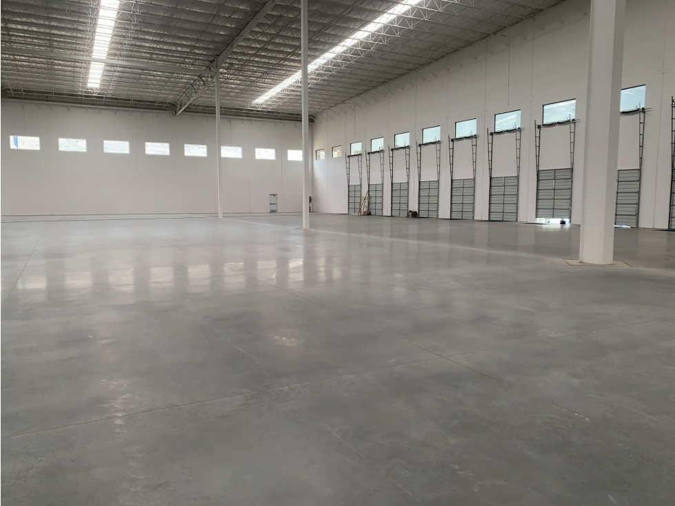 RENTA NAVE TLANEPANTLA 5,300 m2 - 4