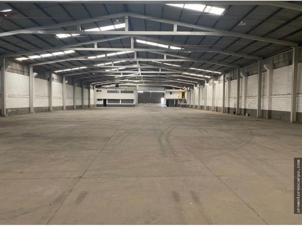 RENTA NAVE TULTITLAN 2,550 m2 - 1
