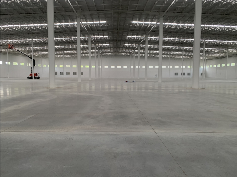RENTA NAVE EN TLANEPANTLA 8,400m2 - 2