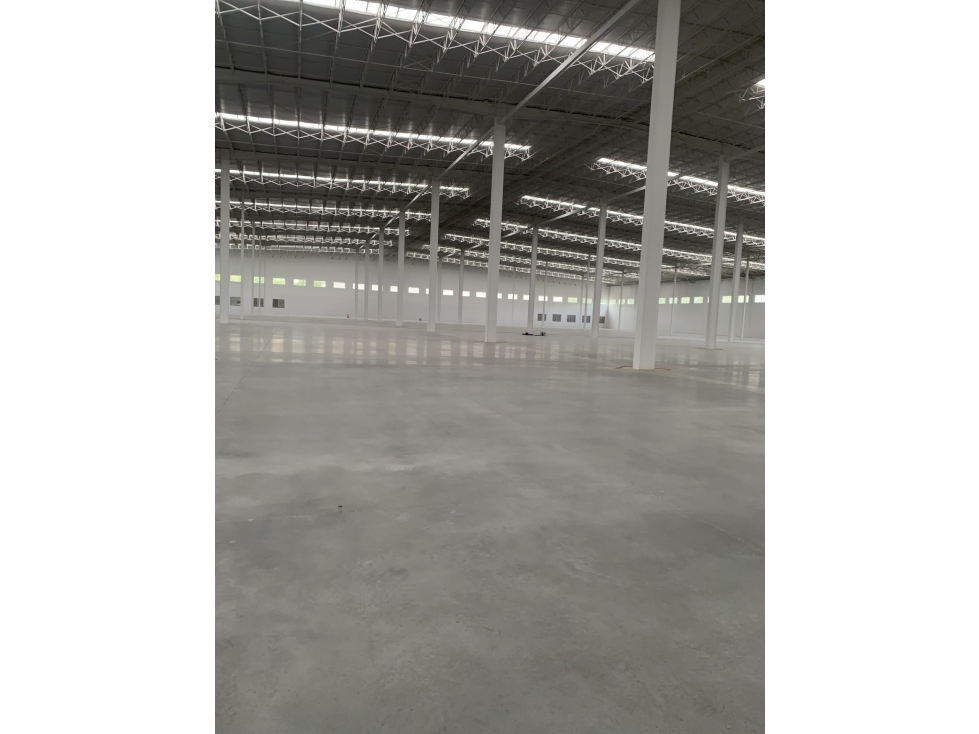 RENTA NAVE EN TLANEPANTLA 13,715 m2 - 2