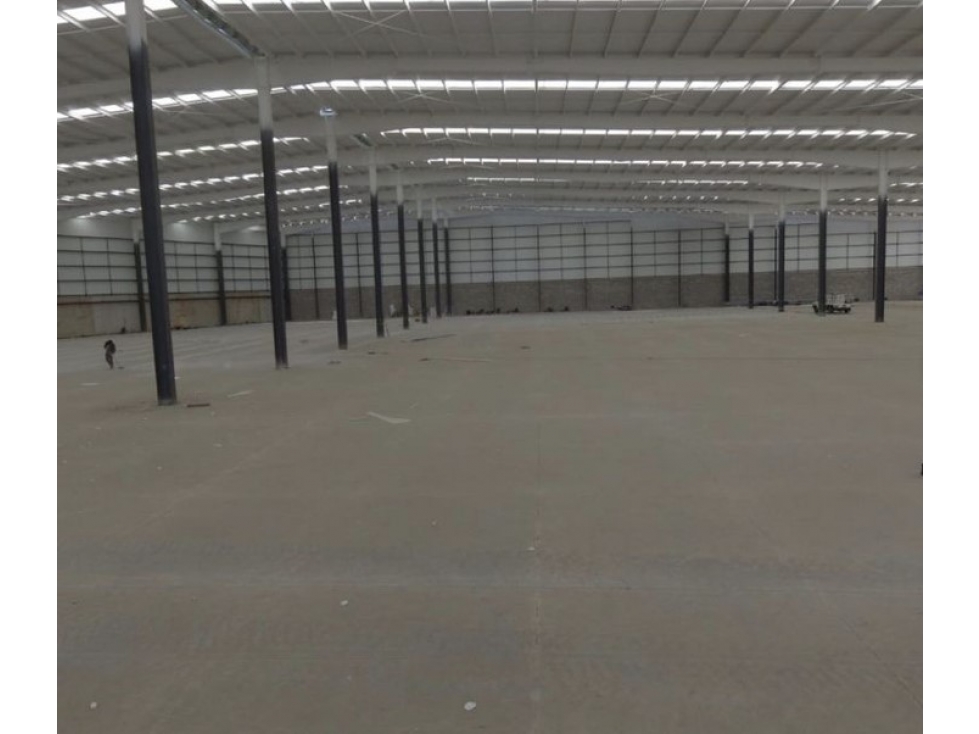 RENTA NAVE EN TULTEPEC 4,516m2 - 2