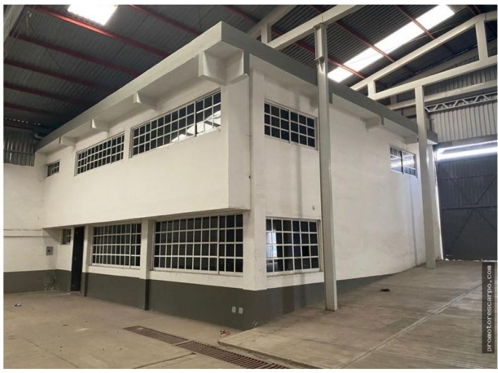 RENTA NAVE TULTITLAN 2,550 m2 - 3