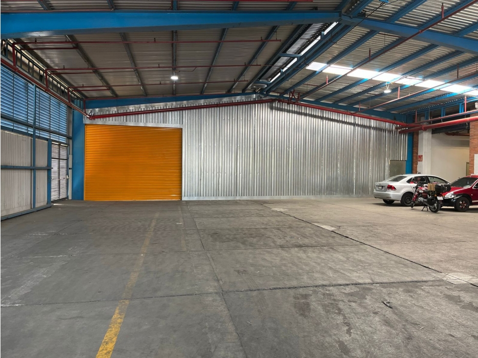 RENTA DE NAVE TLANEPANTLA 1,300M2 - 3