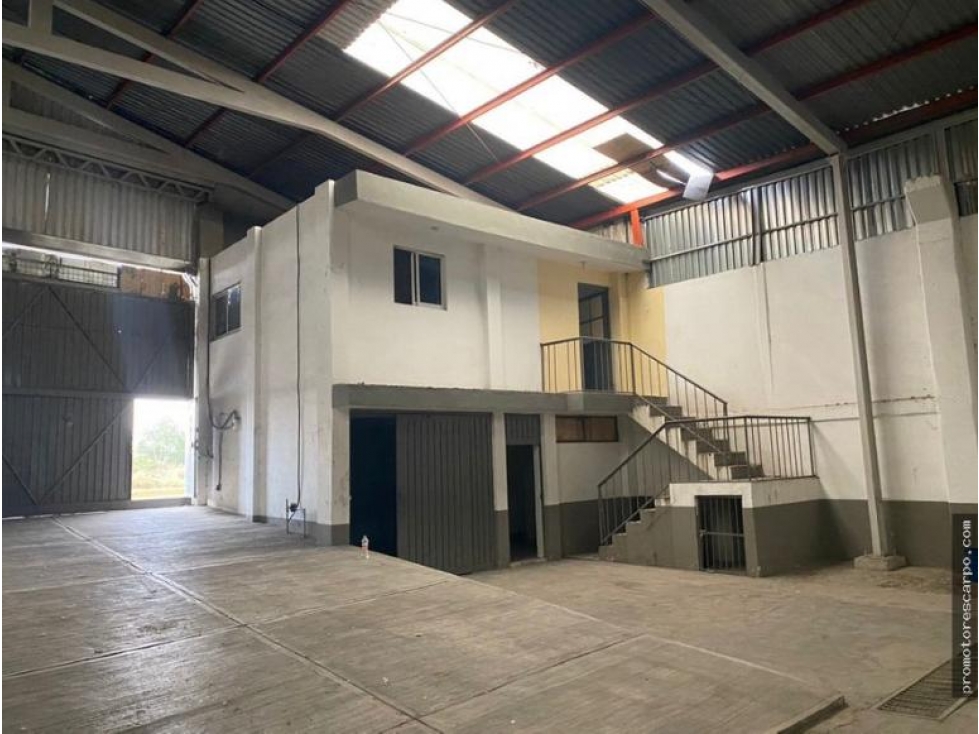 RENTA NAVE TULTITLAN 2,550 m2 - 4