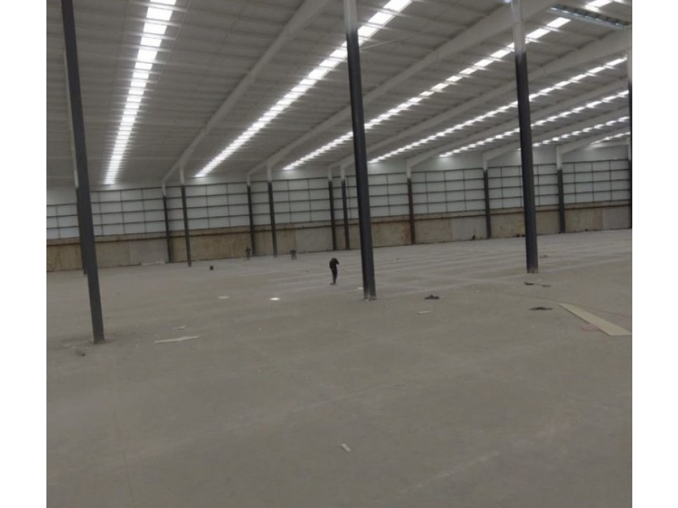 RENTA NAVE EN TULTEPEC 4,823 m2 - 6