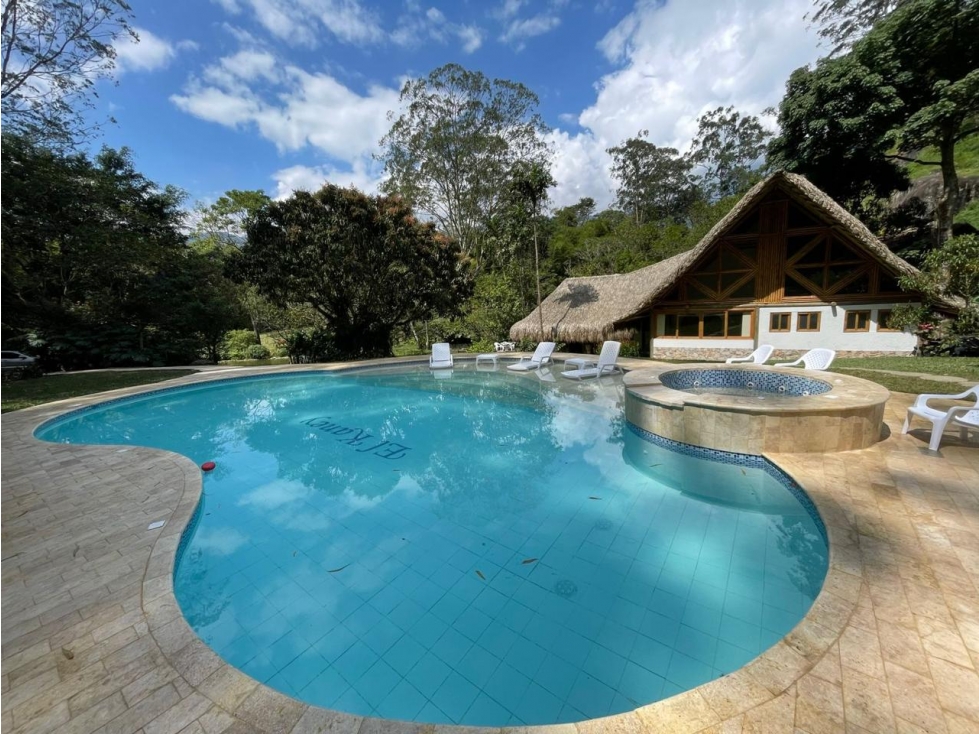 VENTA DE LUJOSO CENTRO ECOLOGICO EL KANEY A 20 KM DE MEDELLÍN — foto 3