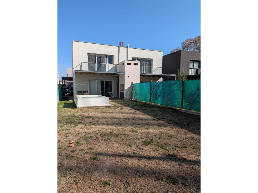 DUPLEX EN BARRIO PRIVADO en Alquiler