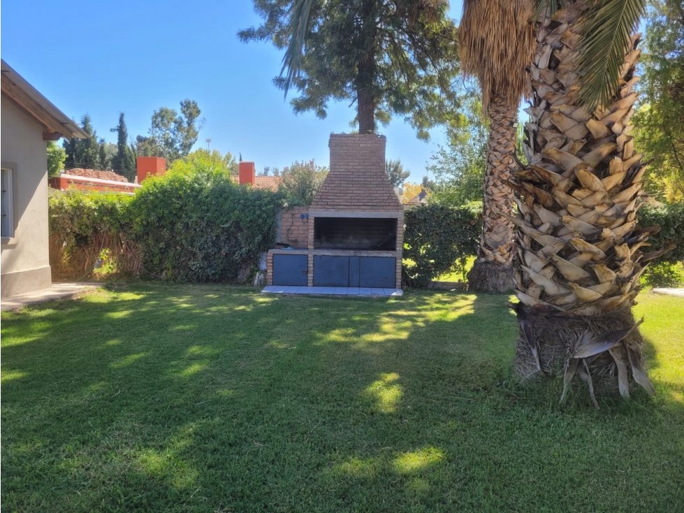 CASA QUINTA · VENTA · 1.630M2 DE TERRENO· GUAYMALLEN · 3 DORMITORIOS - 4