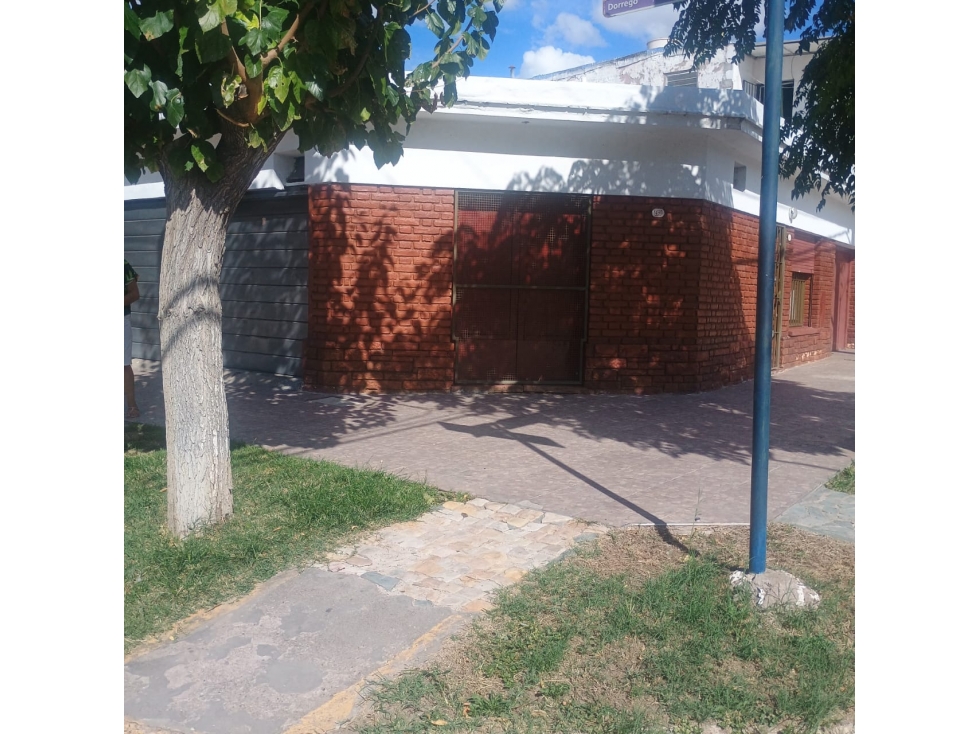 VENTA CASA DOS DORMIT TRES COCHERAS DORREGO APTO CREDITO HIPOT