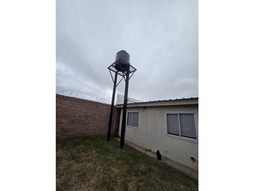 VENTA . CASA . 3 DORMITORIOS .NATANIA 23 GUAYMALLEN MZA - 4