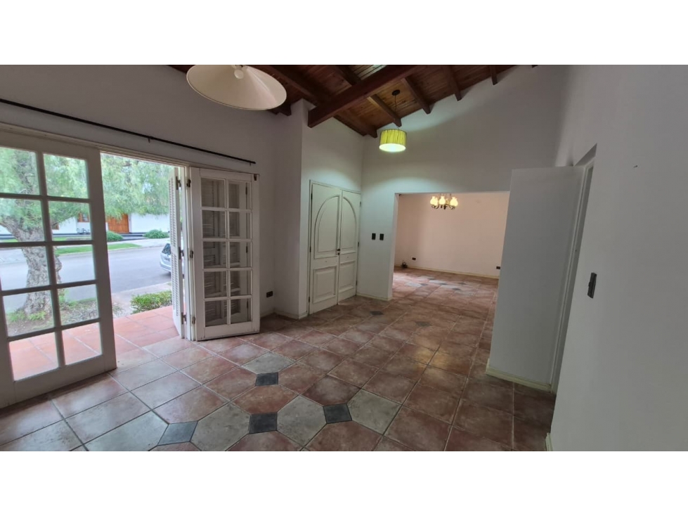 Casa Alquiler 3 Dormitorios Con Piscina y Jardín Barrio Dalvian — foto 2