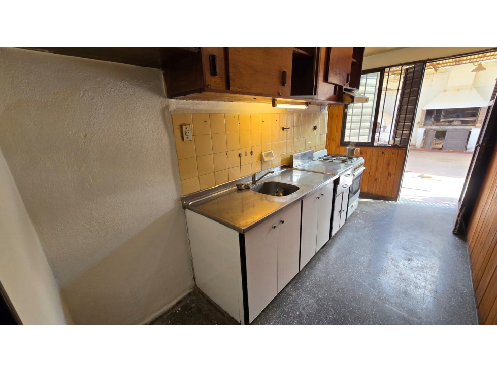 CASA EN VENTA en Carrodilla -Barrio Los Olivos - Lujan - 1