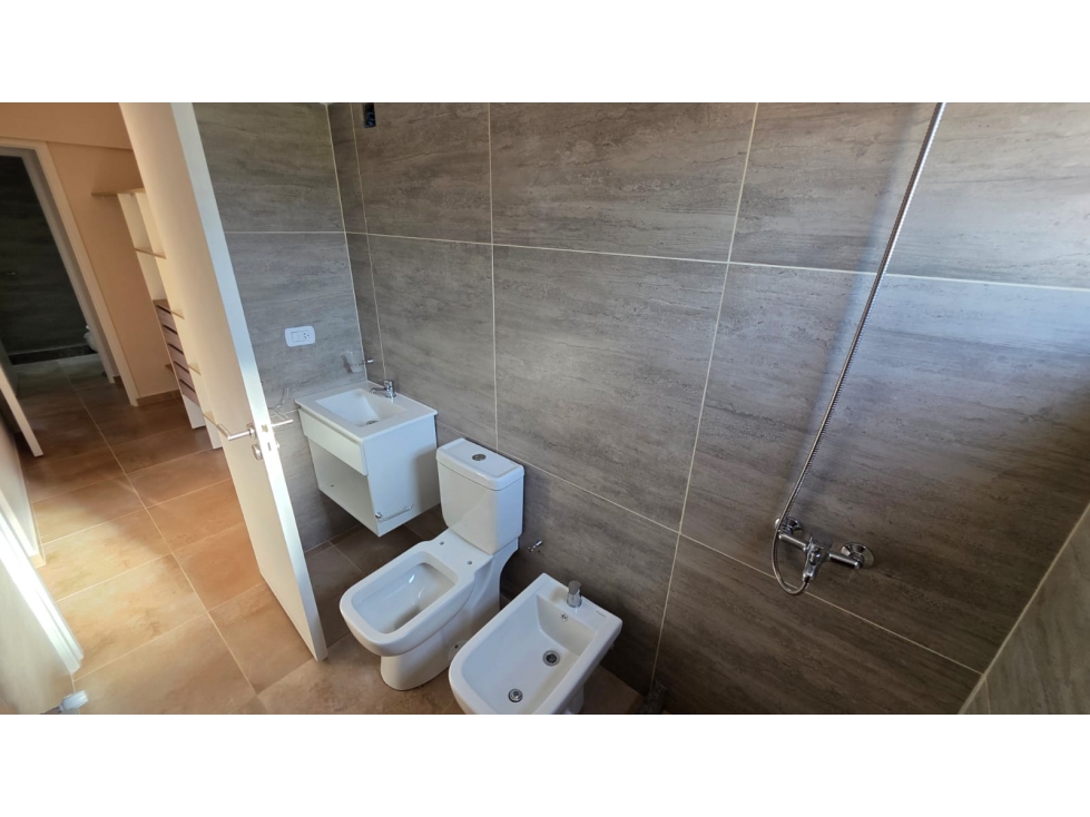 VENTA CASA - BARRIO PRIVADO · 2 dormitorios - 6