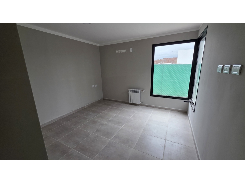 CASA · EN VENTA· BARRIO PRIVADO · 2 dormitorios - 5