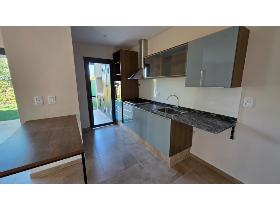 VENTA CASA - BARRIO PRIVADO · 2 dormitorios - 2
