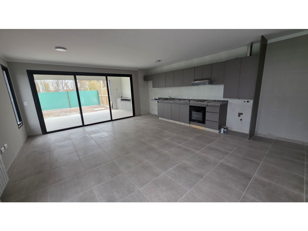 CASA · EN VENTA· BARRIO PRIVADO · 2 dormitorios - 1