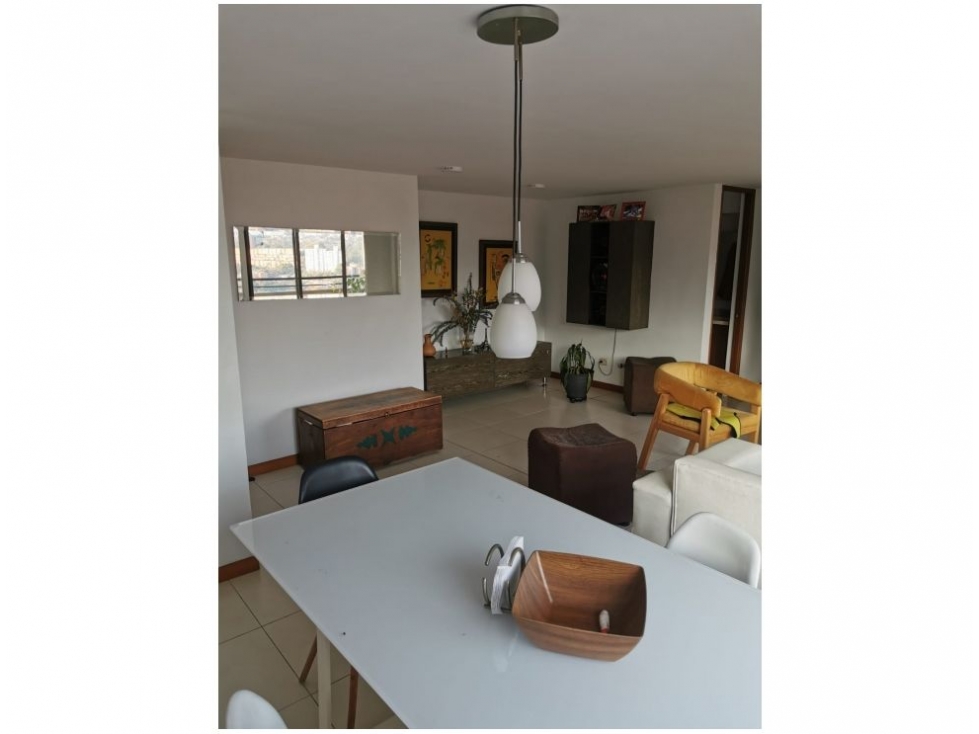 Apartamento en Venta, Loma de los Bernal en la Comuna 16 de Medellín