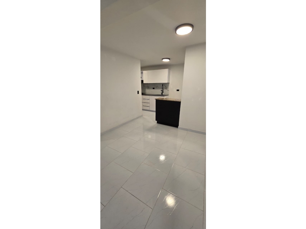 Apartamento remodelado en Venta, Loma de los Bernal en Medellín — foto 4