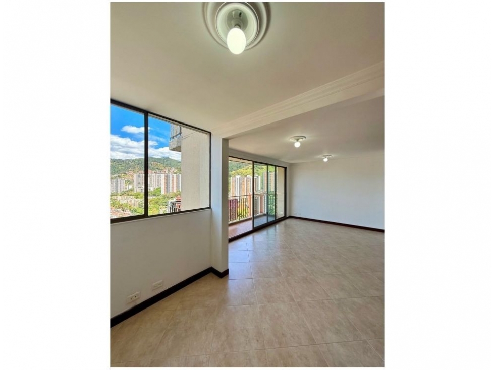 Apartamento en Venta, Loma de los Bernal en Medellín — foto 2